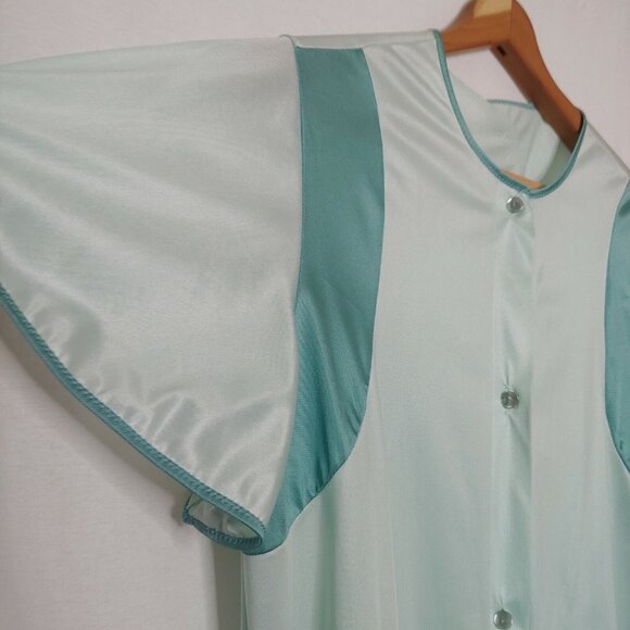 Vintage Pinehurst Lingerie Women's M Nightgown Mint Green Nylon 3 Button Flutter - Picture 3 of 7